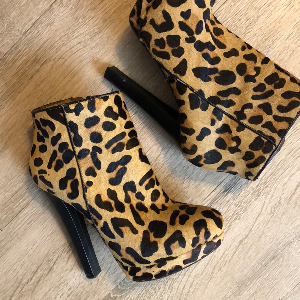 Beautiful🐆Booties - Picture 2 of 8
